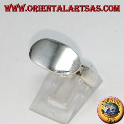 Anillo de plata lisa con escudo ovalado