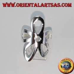 Anillo en plata lisa con una flor