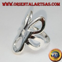 Anillo en plata lisa con una flor