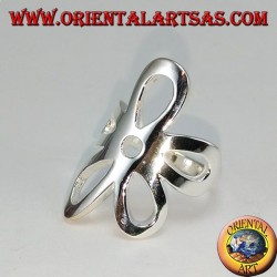 Anillo en plata lisa con una flor