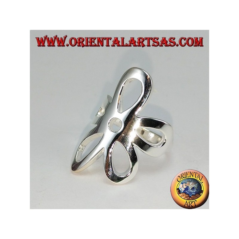 Anillo en plata lisa con una flor