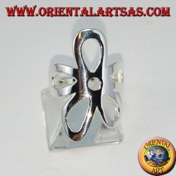 Anillo en plata lisa con una flor