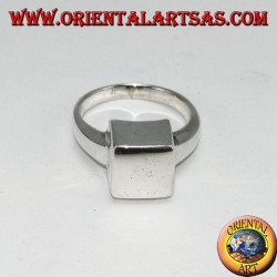 Anillo de plata en forma de cubo liso