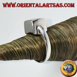 Anillo de plata en forma de cubo liso