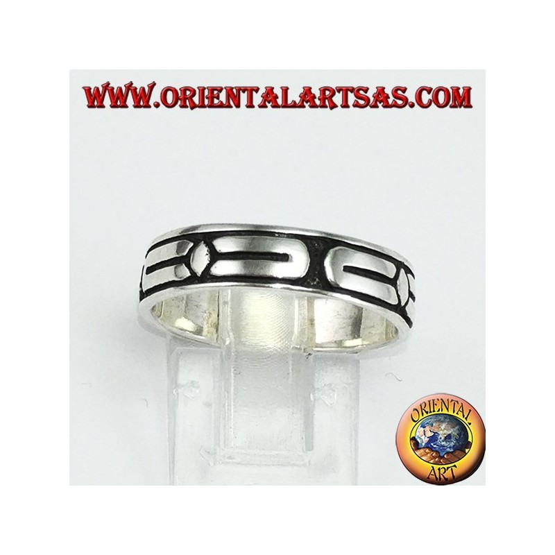 Relief ring in silver with bas-relief