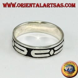 Anillo de alivio en plata con bajorrelieve