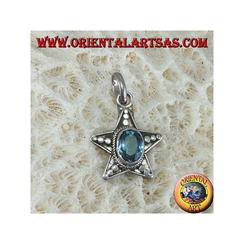 Silberstern Anhänger mit ovalem blauen Topas