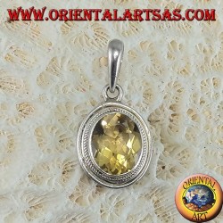 Silber Anhänger mit ovalen facettierten natürlichen Topas