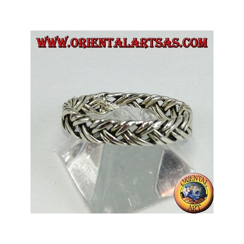 Bague en argent avec une paire de fils entrelacés