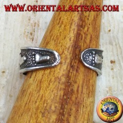 Anillo de plata para pies o falanges con pie cincelado