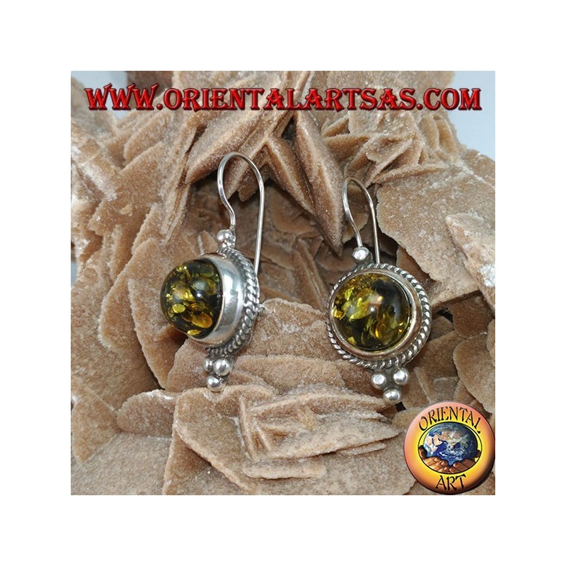 Orecchino in argento con Ambra verde a semisfera