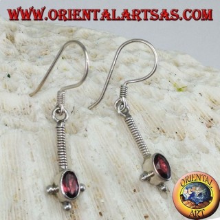 Pendientes de plata con granate ovalado facetado
