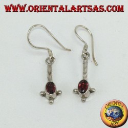 Pendientes de plata con granate ovalado facetado