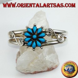 Rigid silver bracelet with turquoise daisy