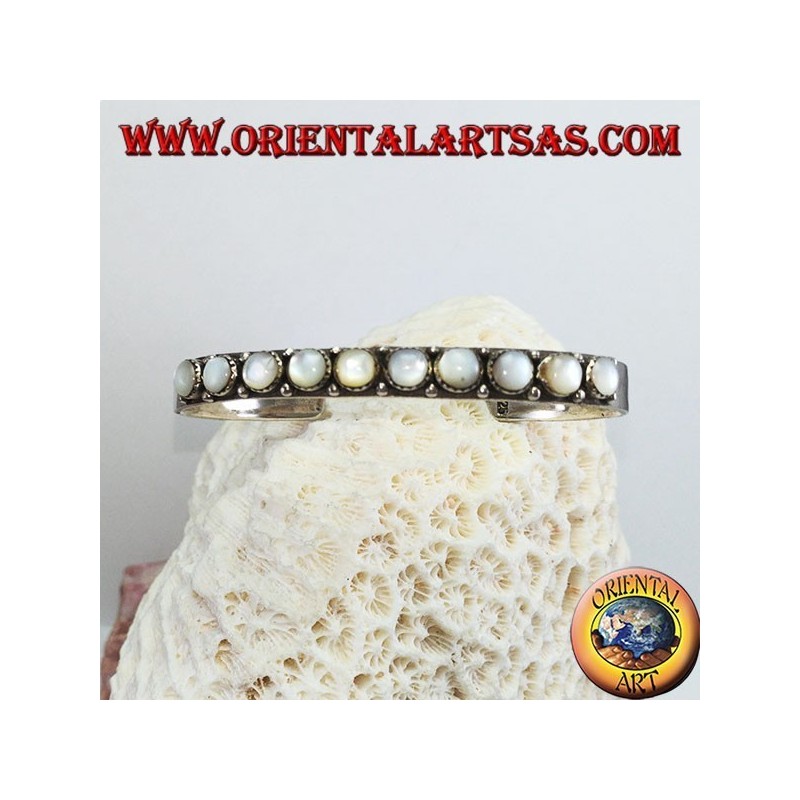Bracciale in argento rigido con madre perle tonde