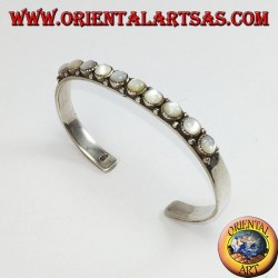 Starres Silberarmband mit runden Perlmuttperlen
