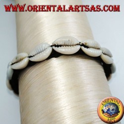 Armband aus Carea Kaurimuscheln mit analergischer Metallschließe