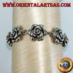 Silbernes Armband aus großen Rosen