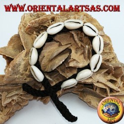 Pulsera Caure de conchas de cauri en una fila