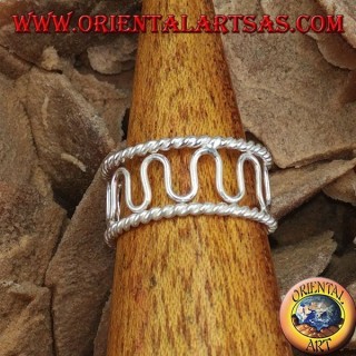 Silver ring with toes or phalanx, wire with waves