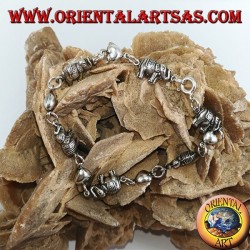 Bracelet of elephants and hearts alternating in a row in silver