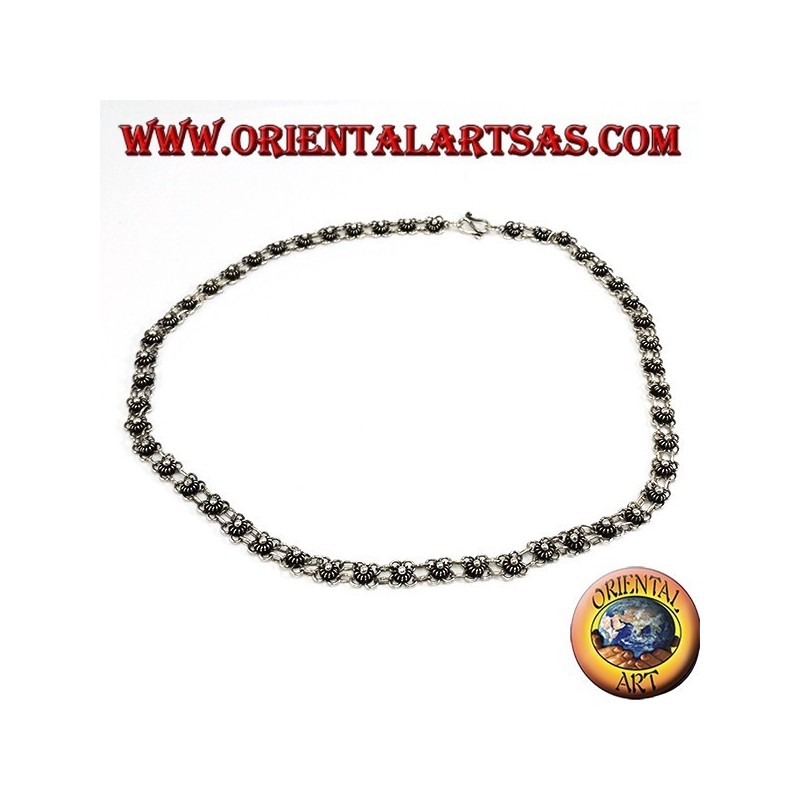 Silver necklace working with small flowers (girogola)