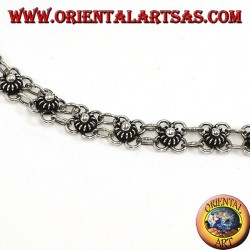 Collar de plata con flores pequeñas (girogola)