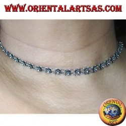 Collar de plata con flores pequeñas (girogola)