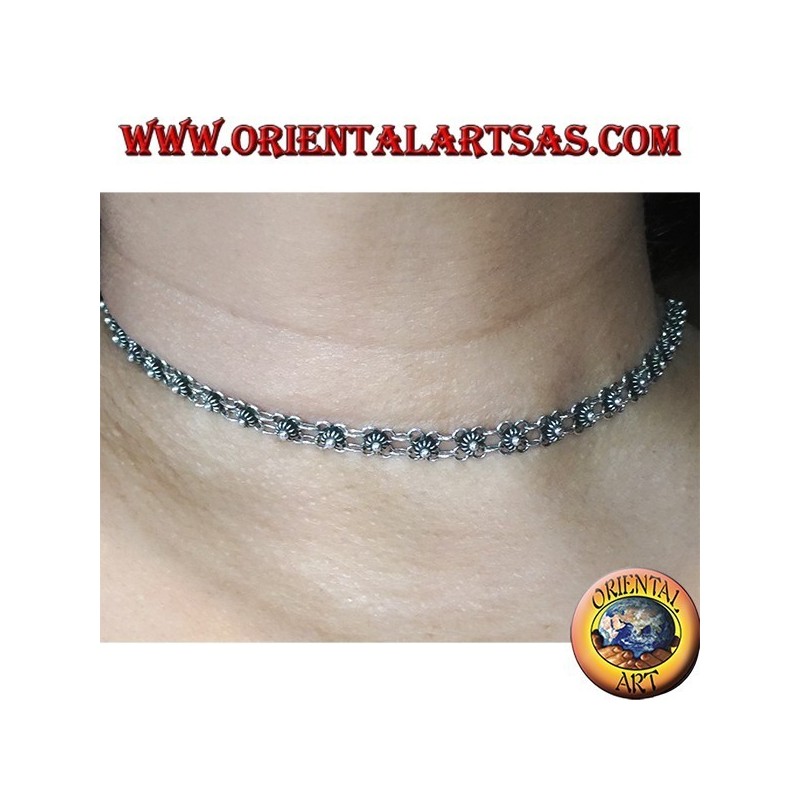 Collar de plata con flores pequeñas (girogola)