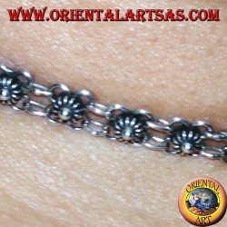 Collar de plata con flores pequeñas (girogola)