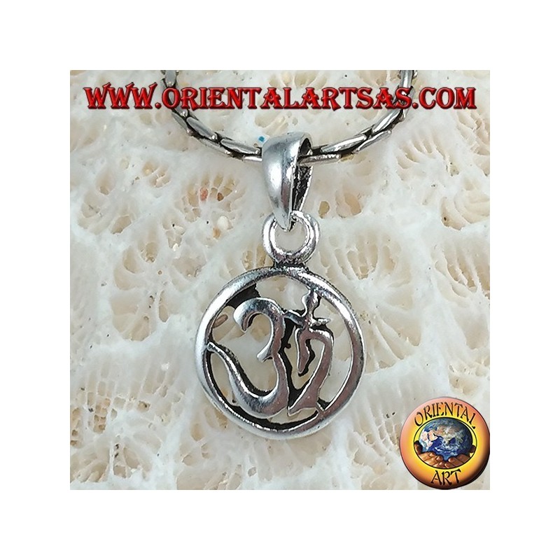 Silver medallion pendant with carved Oṁ Óm and Aum (Sacred syllable)