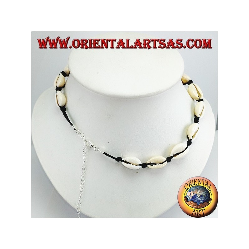 Collana girocollo conchiglie di ciprea e chiusura a moschettone (15)