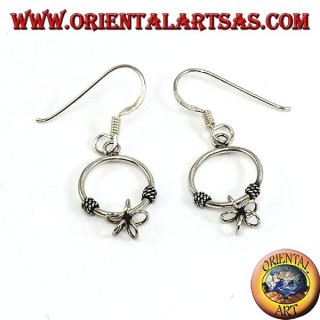 Orecchini in argento con cerchio pendente