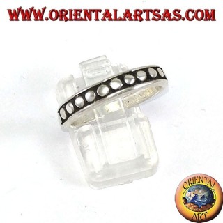 Anillo de plata con puntos