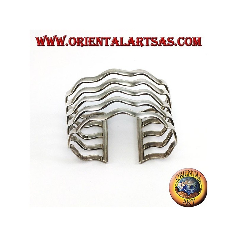Bracelet rigide en argent avec cinq bandes ondulées