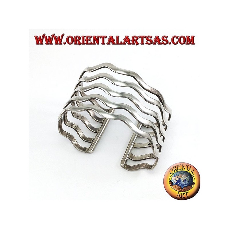 Bracelet rigide en argent avec cinq bandes ondulées
