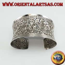 Bracelet large en argent, ciselé à la main avec des motifs floraux (concave)