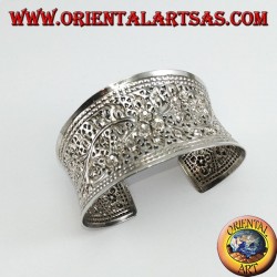 Bracelet large en argent, ciselé à la main avec des motifs floraux (concave)