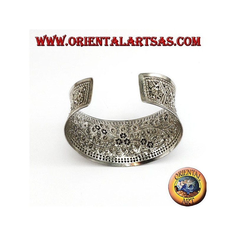 Bracciale in argento largo, cesellato a mano con motivi floreali (concavo)