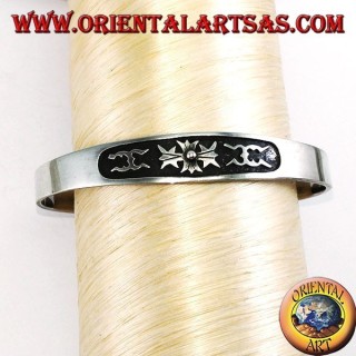 Brazalete de plata con talla central en bajo relieve