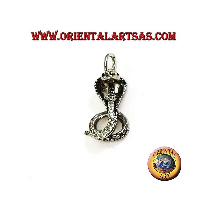 Pequeño colgante de plata cobra