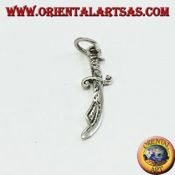 Pendentif en argent en forme de cimeterre (épée arabe typique)