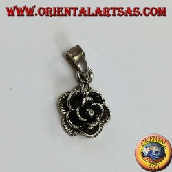 Colgante de plata en forma de flor rosa 