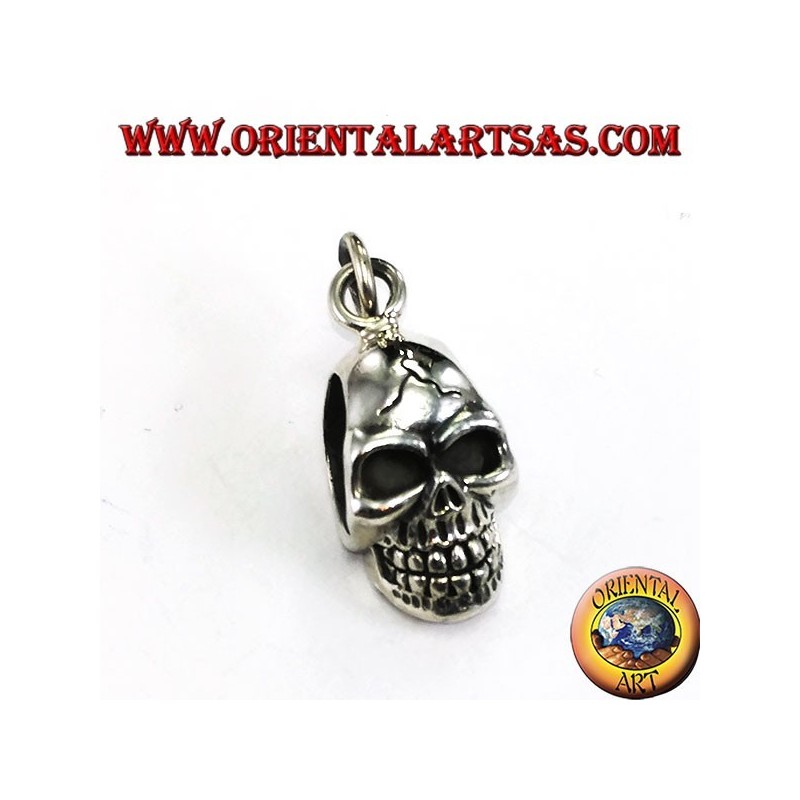 Colgante de plata, calavera con varillas perforadas