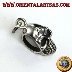 Colgante de plata, calavera con varillas perforadas