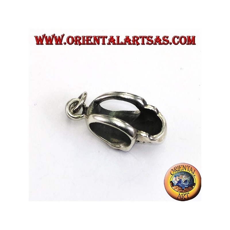 Colgante de plata, calavera con varillas perforadas