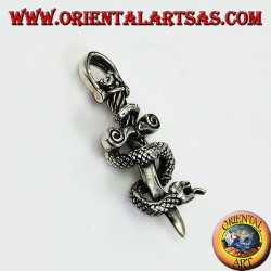 Colgante en daga de plata con cobra