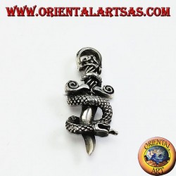 Pendentif en dague d'argent avec cobra