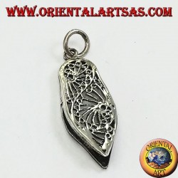 Pendentif en argent d'une chaussure indienne typique