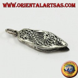 Pendentif en argent d'une chaussure indienne typique